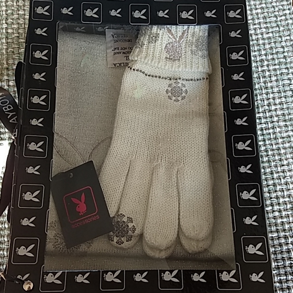 Gorgeous Playboy scarf and gloves set!